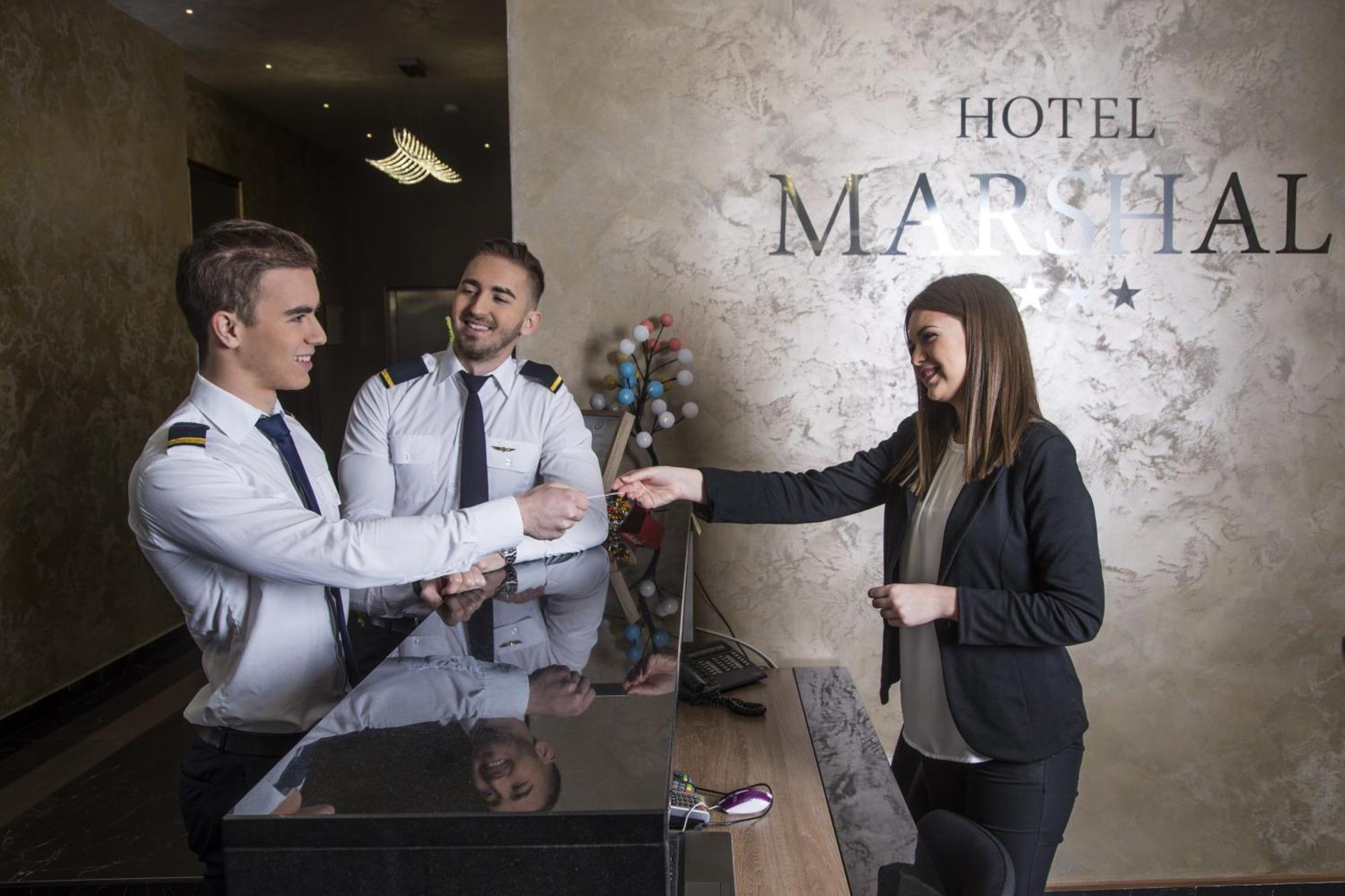 Hotel Marshal Garni Белград Экстерьер фото